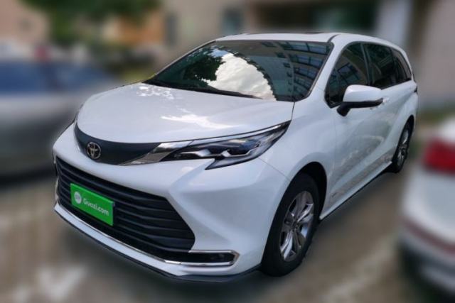 Toyota SIENNA 2024 2.5L Hybrid Comfort Edition مستعملة