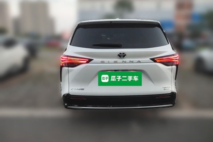 Used Toyota SIENNA 2024 2.5L Hybrid Luxury Edition Rear