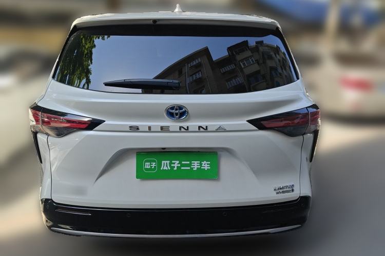 Used Toyota SIENNA 2024 2.5L Hybrid Luxury Edition Rear
