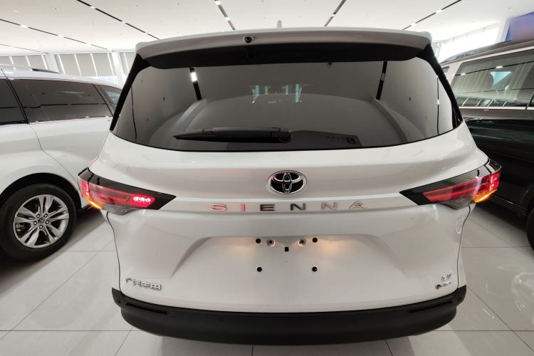 Used Toyota SIENNA 2024 2.5L Hybrid Comfort Edition Rear