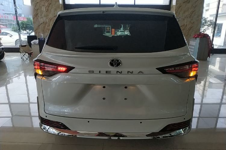 Used Toyota SIENNA 2024 2.5L Hybrid Comfort Edition Rear