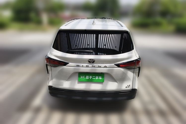 Used Toyota SIENNA 2024 2.5L Hybrid Comfort Edition Rear