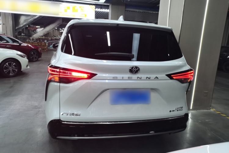 Used Toyota SIENNA 2024 2.5L Hybrid Four-Wheel Drive Prestige Edition Rear