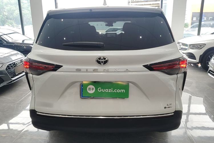 Used Toyota SIENNA 2024 2.5L Hybrid Comfort Edition Rear