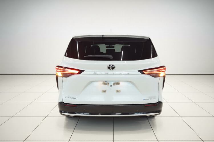 Used Toyota SIENNA 2024 2.5L Hybrid Four-Wheel Drive Prestige Edition Rear