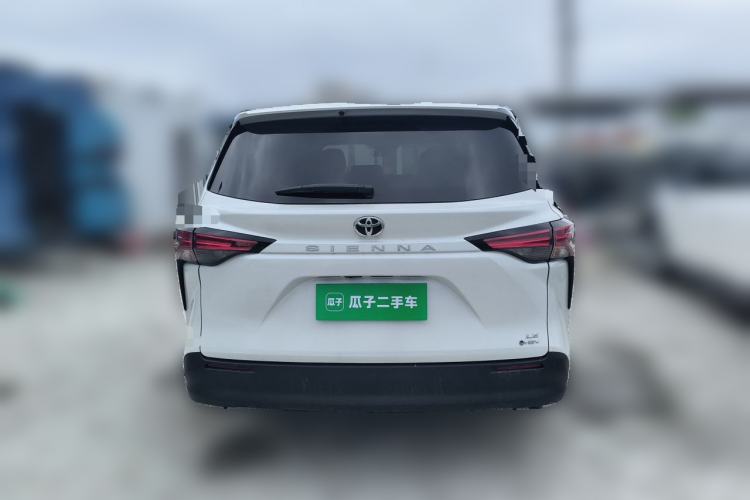 Used Toyota SIENNA 2024 2.5L Hybrid Comfort Edition Rear