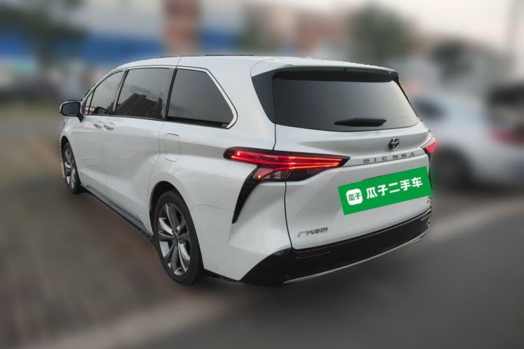 Used Toyota SIENNA 2024 2.5L Hybrid Luxury Edition Rear Left 45 Deg