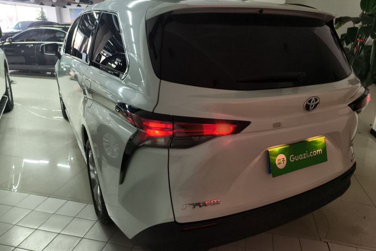 Used Toyota SIENNA 2024 2.5L Hybrid Comfort Edition Rear Left 45 Deg