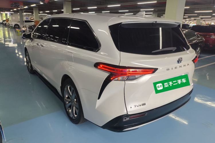 Used Toyota SIENNA 2024 2.5L Hybrid Luxury Edition Rear Left 45 Deg