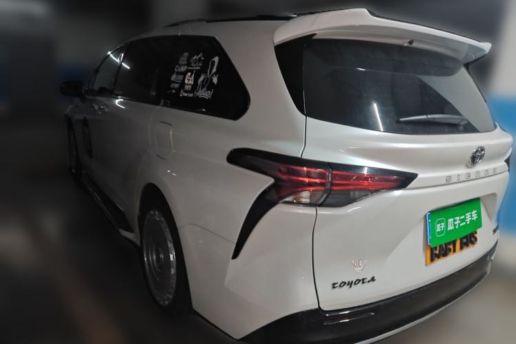 Used Toyota SIENNA 2024 2.5L Hybrid Platinum Edition Rear Left 45 Deg