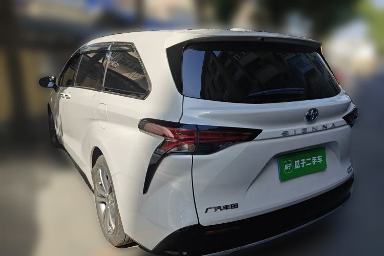Used Toyota SIENNA 2024 2.5L Hybrid Luxury Edition Rear Left 45 Deg