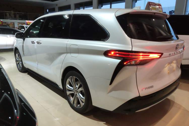 Used Toyota SIENNA 2024 2.5L Hybrid Prestige Deluxe Edition Rear Left 45 Deg