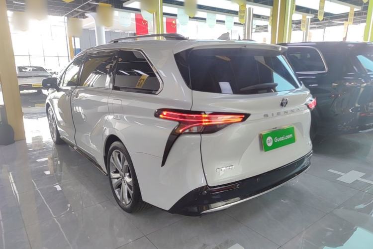 Used Toyota SIENNA 2024 2.5L Hybrid Platinum Edition Rear Left 45 Deg