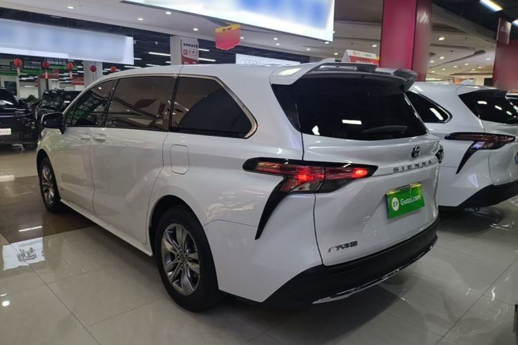 Used Toyota SIENNA 2024 2.5L Hybrid Comfort Edition Rear Left 45 Deg