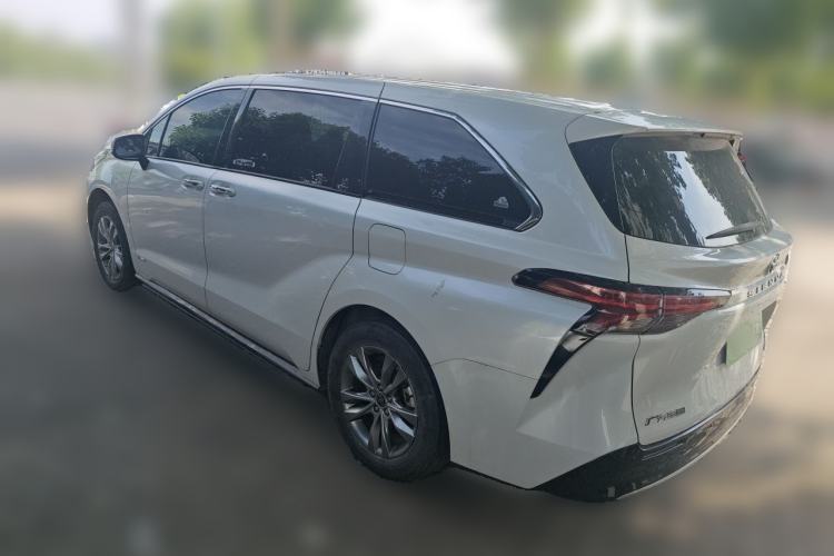 Used Toyota SIENNA 2024 2.5L Hybrid Four-Wheel Drive Luxury Edition Rear Left 45 Deg