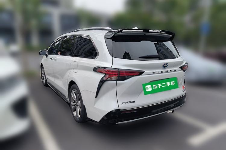 Used Toyota SIENNA 2024 2.5L Hybrid Luxury Edition Rear Left 45 Deg