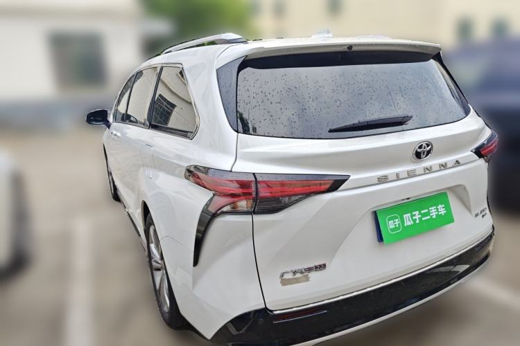 Used Toyota SIENNA 2024 2.5L Hybrid Platinum Edition Rear Left 45 Deg