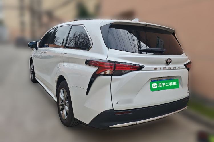 Used Toyota SIENNA 2024 2.5L Hybrid Comfort Edition Rear Left 45 Deg