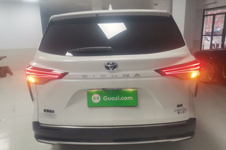 Used Toyota SIENNA 2024 2.5L Hybrid Luxury Edition Rear