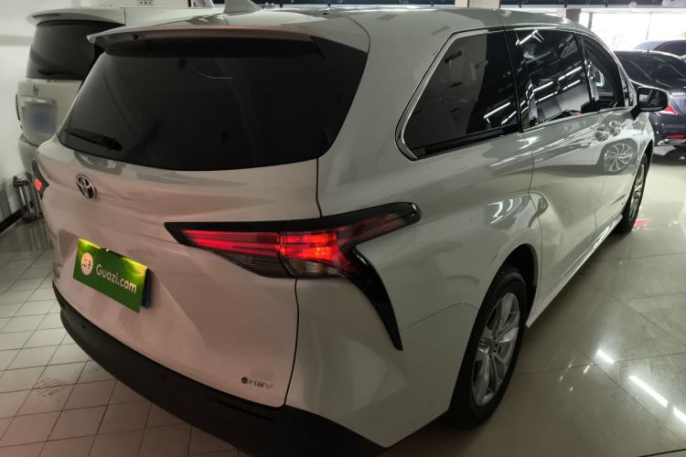 Used Toyota SIENNA 2024 2.5L Hybrid Comfort Edition Rear Right 45 Deg