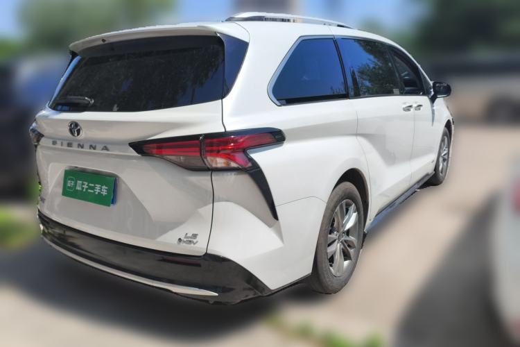 Used Toyota SIENNA 2024 2.5L Hybrid Comfort Edition Rear Right 45 Deg