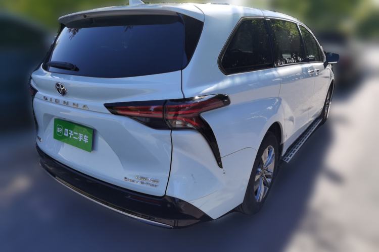 Used Toyota SIENNA 2024 2.5L Hybrid Four-Wheel Drive Prestige Edition Rear Right 45 Deg