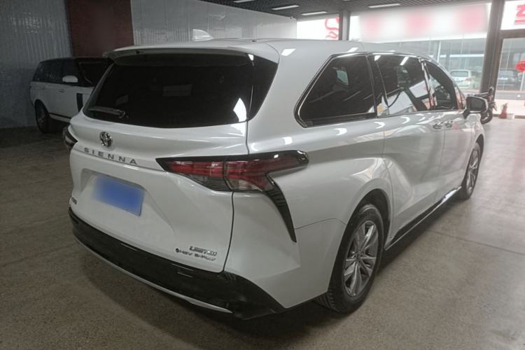 Used Toyota SIENNA 2024 2.5L Hybrid Four-Wheel Drive Prestige Edition Rear Right 45 Deg