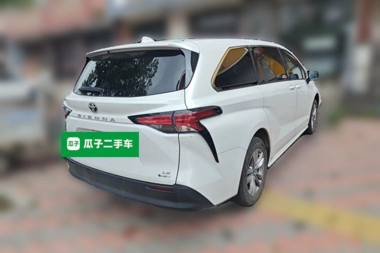 Used Toyota SIENNA 2024 2.5L Hybrid Comfort Edition Rear Right 45 Deg