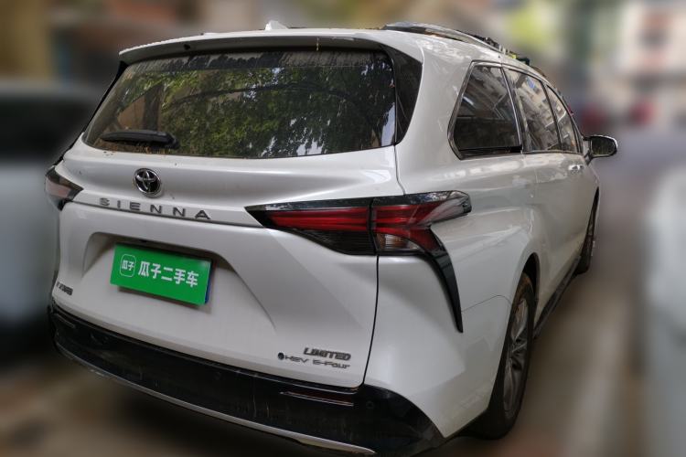 Used Toyota SIENNA 2024 2.5L Hybrid Four-Wheel Drive Prestige Edition Rear Right 45 Deg