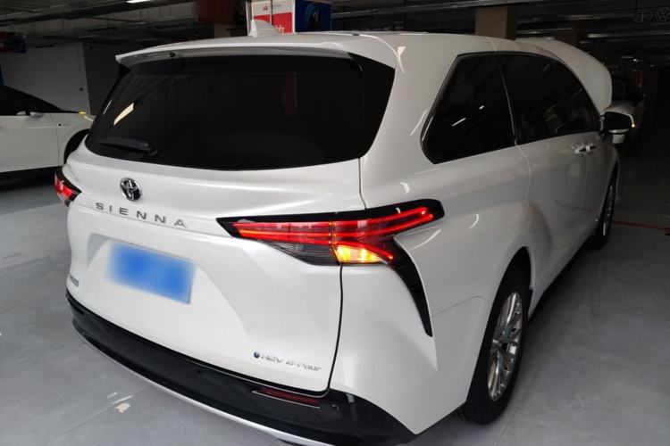 Used Toyota SIENNA 2024 2.5L Hybrid Four-Wheel Drive Prestige Edition Rear Right 45 Deg