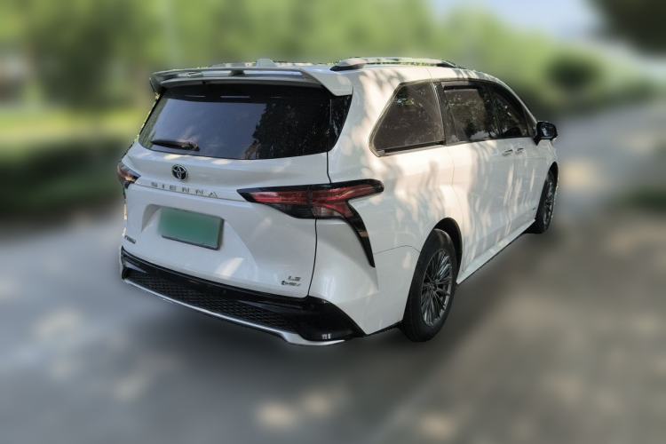 Used Toyota SIENNA 2024 2.5L Hybrid Comfort Edition Rear Right 45 Deg
