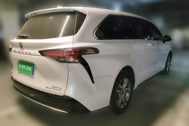 Used Toyota SIENNA 2024 2.5L Hybrid Four-Wheel Drive Prestige Edition Rear Right 45 Deg