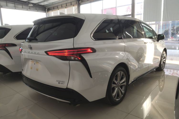 Used Toyota SIENNA 2024 2.5L Hybrid Prestige Deluxe Edition Rear Right 45 Deg