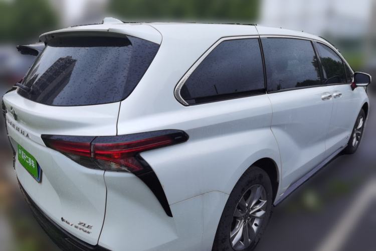 Used Toyota SIENNA 2024 2.5L Hybrid Four-Wheel Drive Luxury Edition Rear Right 45 Deg