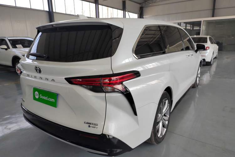 Used Toyota SIENNA 2024 2.5L Hybrid Prestige Deluxe Edition Rear Right 45 Deg