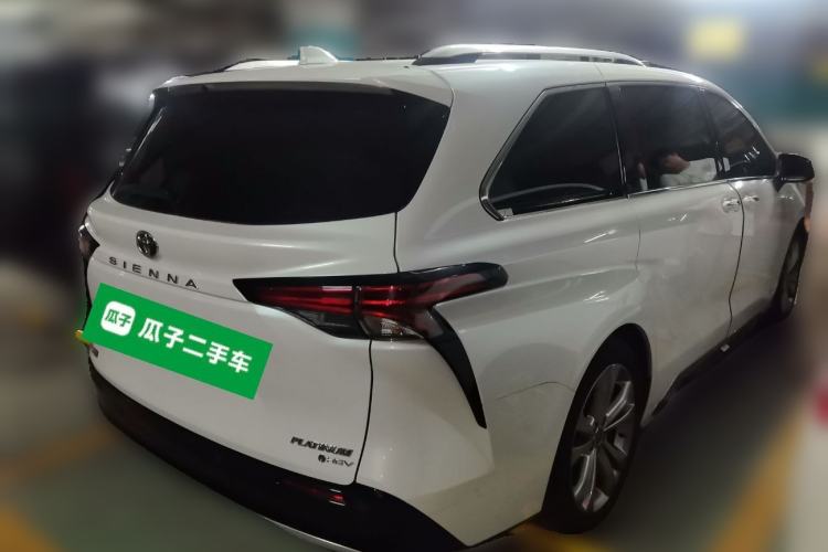 Used Toyota SIENNA 2024 2.5L Hybrid Platinum Edition Rear Right 45 Deg