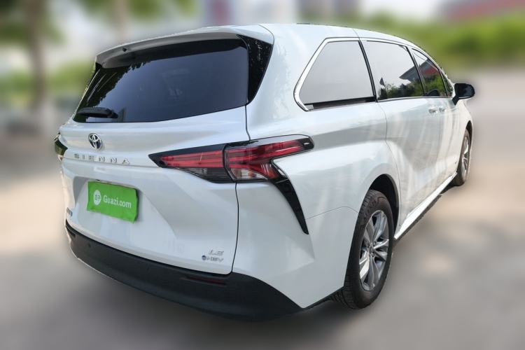 Used Toyota SIENNA 2024 2.5L Hybrid Comfort Edition Rear Right 45 Deg