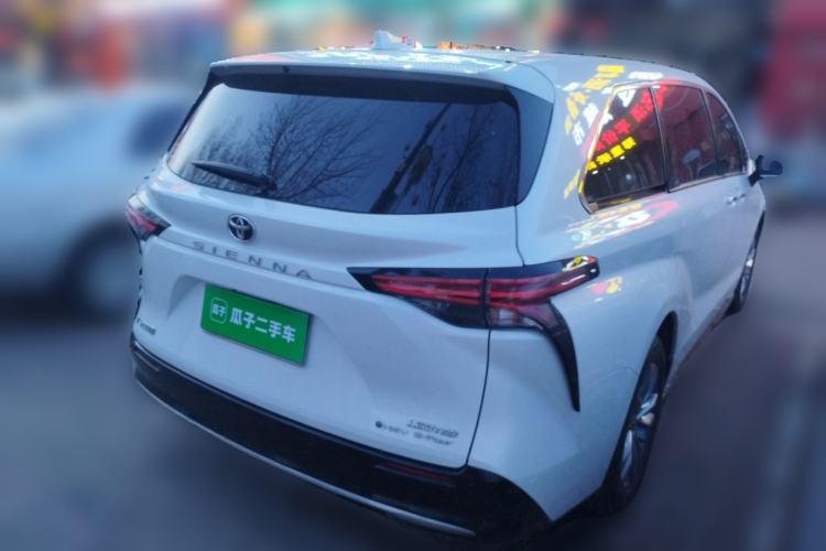 Used Toyota SIENNA 2024 2.5L Hybrid Four-Wheel Drive Prestige Edition Rear Right 45 Deg