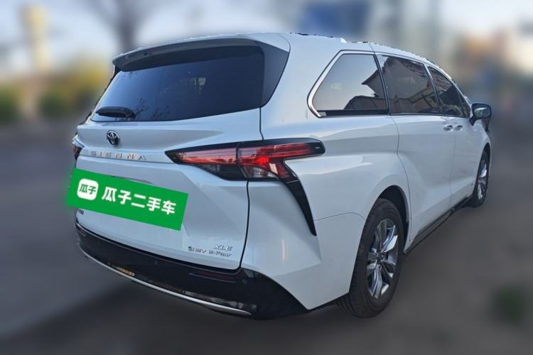 Used Toyota SIENNA 2024 2.5L Hybrid Four-Wheel Drive Luxury Edition Rear Right 45 Deg