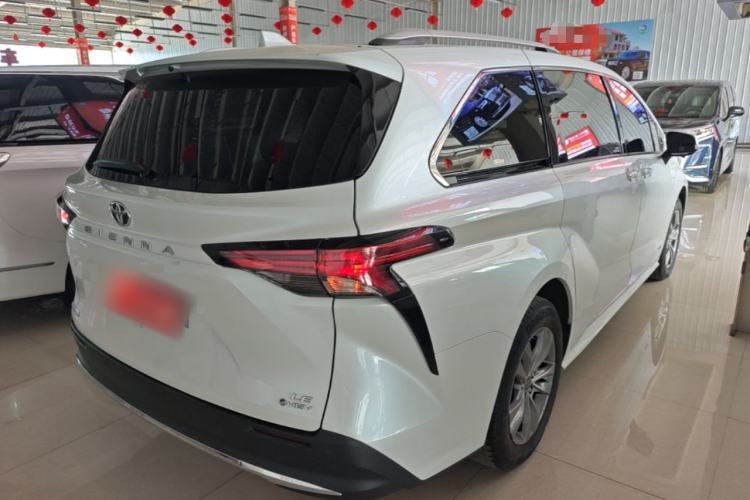 Used Toyota SIENNA 2024 2.5L Hybrid Comfort Edition Rear Right 45 Deg