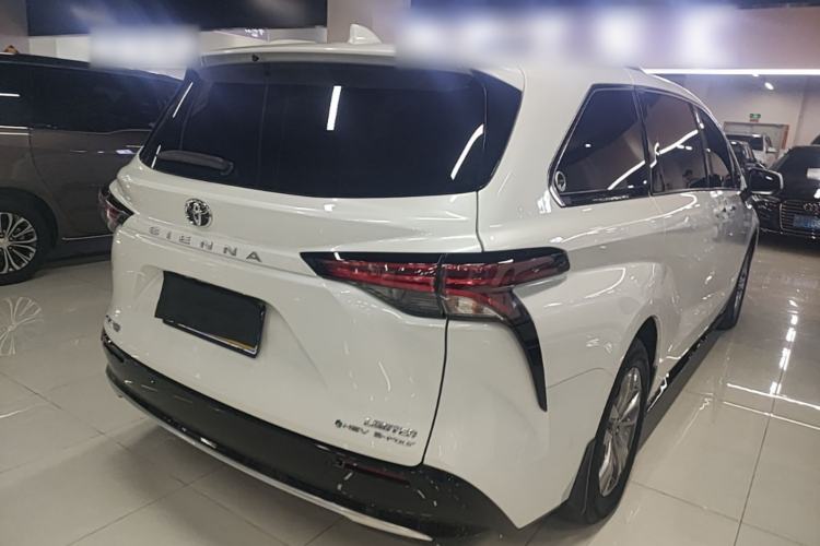 Used Toyota SIENNA 2024 2.5L Hybrid Four-Wheel Drive Prestige Edition Rear Right 45 Deg