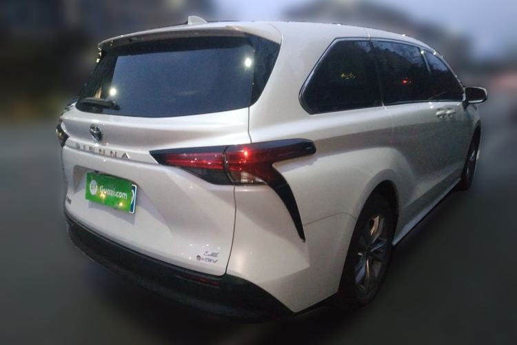 Used Toyota SIENNA 2024 2.5L Hybrid Comfort Edition Rear Right 45 Deg