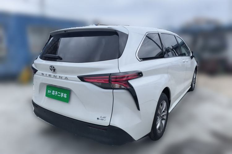 Used Toyota SIENNA 2024 2.5L Hybrid Comfort Edition Rear Right 45 Deg