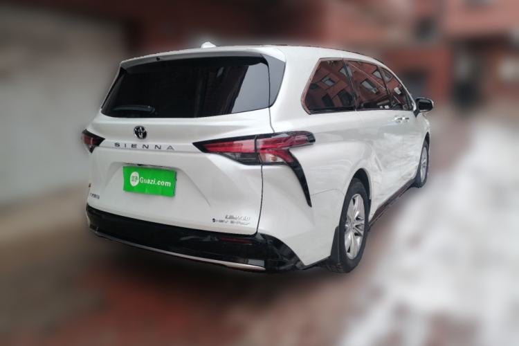 Used Toyota SIENNA 2024 2.5L Hybrid Four-Wheel Drive Prestige Edition Rear Right 45 Deg