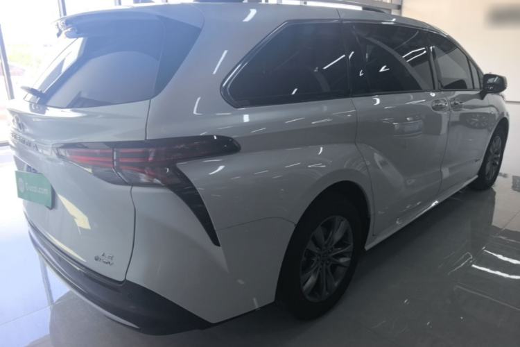 Used Toyota SIENNA 2024 2.5L Hybrid Comfort Edition Rear Right 45 Deg