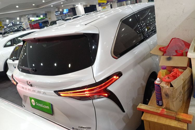 Used Toyota SIENNA 2024 2.5L Hybrid Four-Wheel Drive Prestige Edition Rear Right 45 Deg