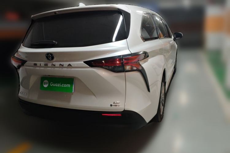 Used Toyota SIENNA 2024 2.5L Hybrid Comfort Edition Rear Right 45 Deg