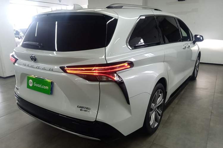 Used Toyota SIENNA 2024 2.5L Hybrid Prestige Deluxe Edition Rear Right 45 Deg