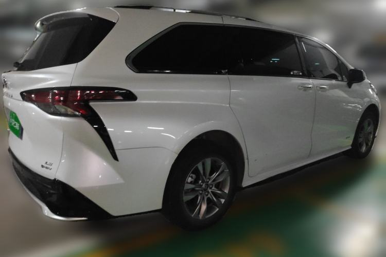 Used Toyota SIENNA 2024 2.5L Hybrid Comfort Edition Rear Right 45 Deg