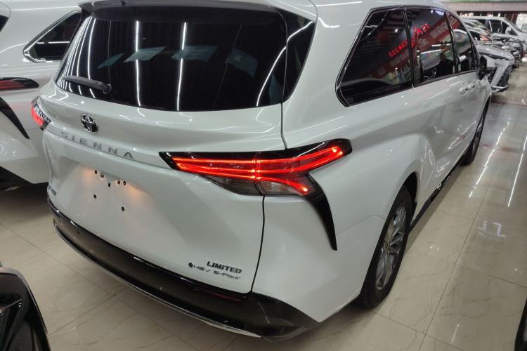 Used Toyota SIENNA 2024 2.5L Hybrid Four-Wheel Drive Prestige Edition Rear Right 45 Deg